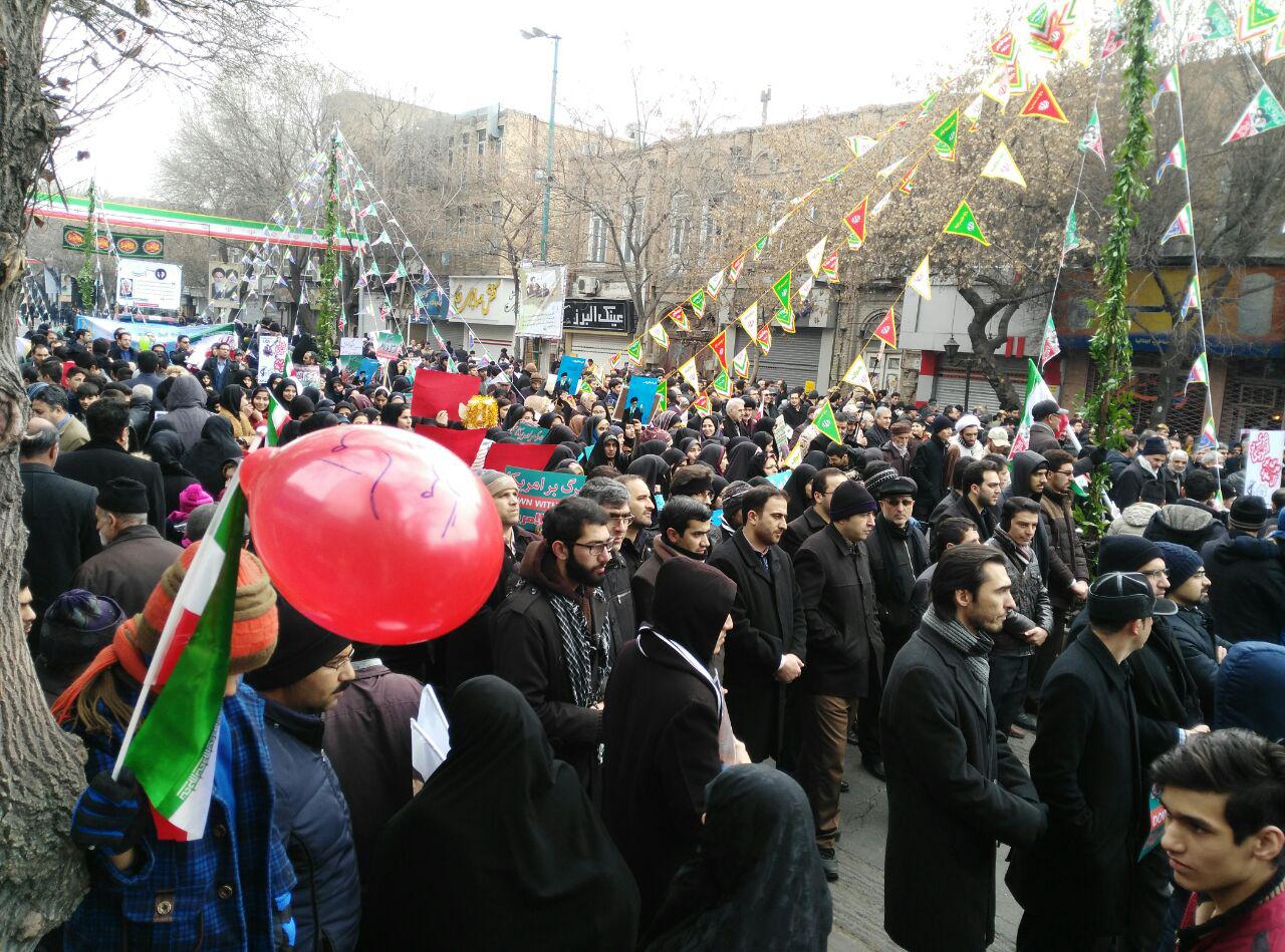 تبریز بار دیگر حماسه آفرید/جشن پیروزی انقلاب در تبریز(تصاویر)