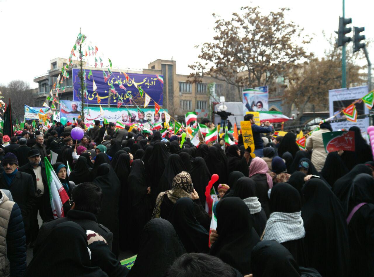 تبریز بار دیگر حماسه آفرید/جشن پیروزی انقلاب در تبریز(تصاویر)