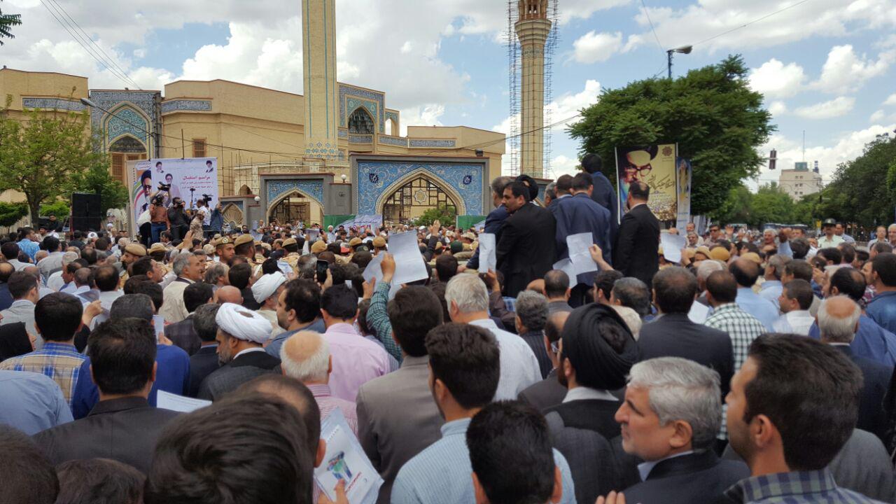 استقبال مردمی از حجت الاسلام آل هاشم در میدان ساعت تبریز(تصاویر)
