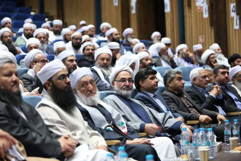 وحدت سنی و شیعه، کلید مقابلهٔ با تهدیدات خارجی و کاهش نفوذ غربب است/ «اختلافات فقهی» نباید باعث جدایی و دشمنی شود/ دشمن با تفرقهافکنی به دنبال شکست اتحاد مسلمانان است وحدت سنی و شیعه، کلید مقابلهٔ با تهدیدات خارجی و کاهش نفوذ غربب است/ «اختلافات فقهی» نباید باعث جدایی و دشمنی شود/ دشمن با تفرقهافکنی به دنبال شکست اتحاد مسلمانان است