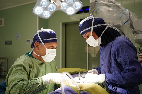 معجزه شنوایی در جنوب ایران؛ چگونه یک پزشک، هزاران زندگی را دگرگون کرد